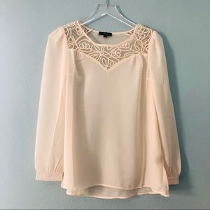 🌸 Boutique | Ivory blouse with mesh and rope neck